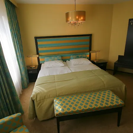 ホテル Dormio Wijnhotel Valkenburg ファルケンブルフ